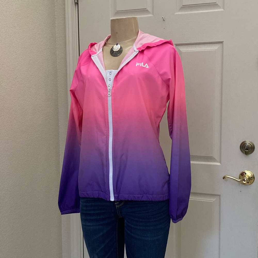 “FILA” 💜 SUPER CUTE 💕 LIGHT HOODIE WINDBREAKER